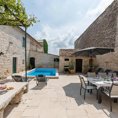 Flavia * Svetvinčenat